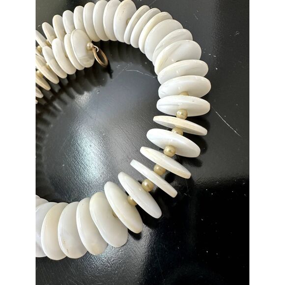 Elegant 1940s mother of pearl disk choker necklace - Picture 5 of 5